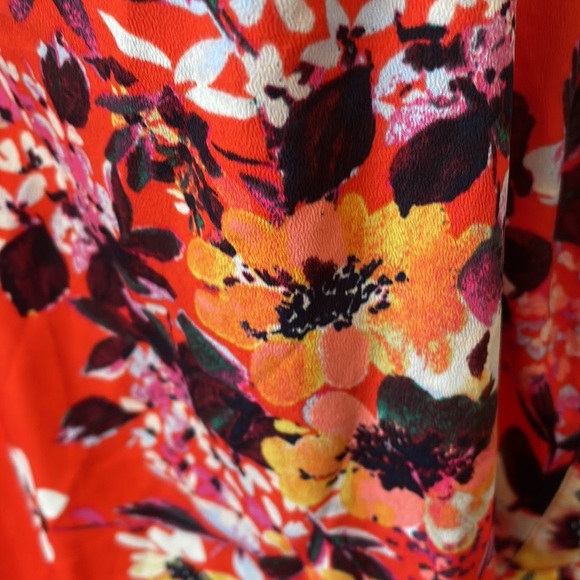 🚫SOLD🚫 Orange Floral Blouse 🧡🌻 - Picture 5 of 17